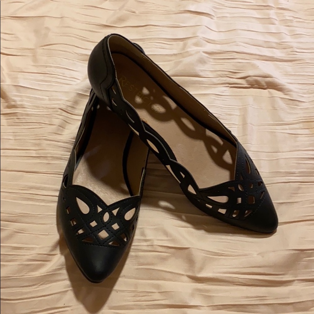 Restricted Newbie Black Flats